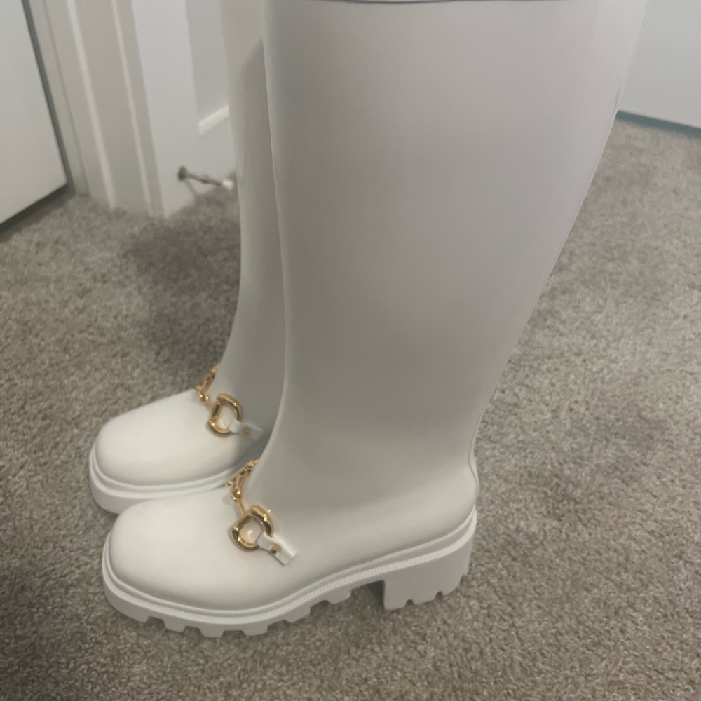 Authentic gucci white knee high rain boots with gold horsebit - Picture 2 of 5